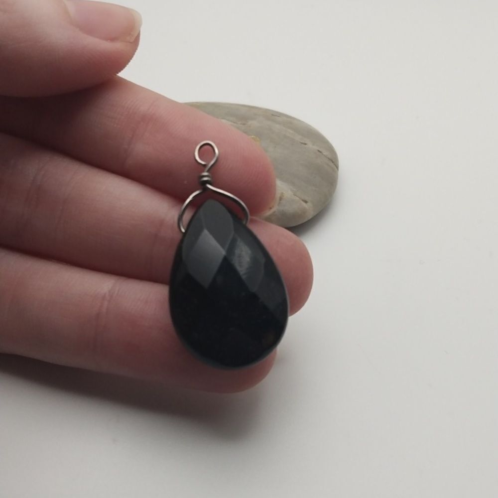Sterling wire wrapped onyx faceted‎ bead drop necklace pendant